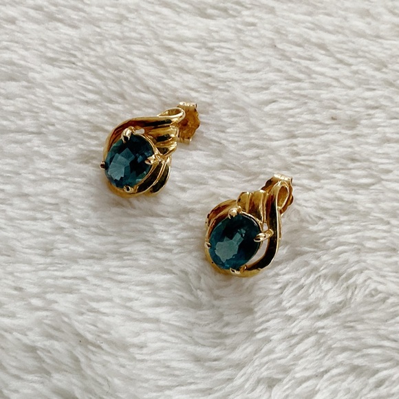 14K Gold Blue Topaz Earrings Vintage Oval Studs Swirl Design 3.32g - Picture 3 of 10